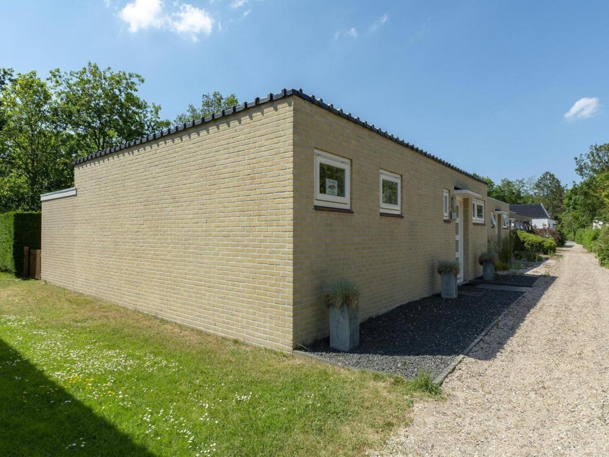 Contemporary Bungalow With Garden Sint Maartensvlotbrug Esterno foto
