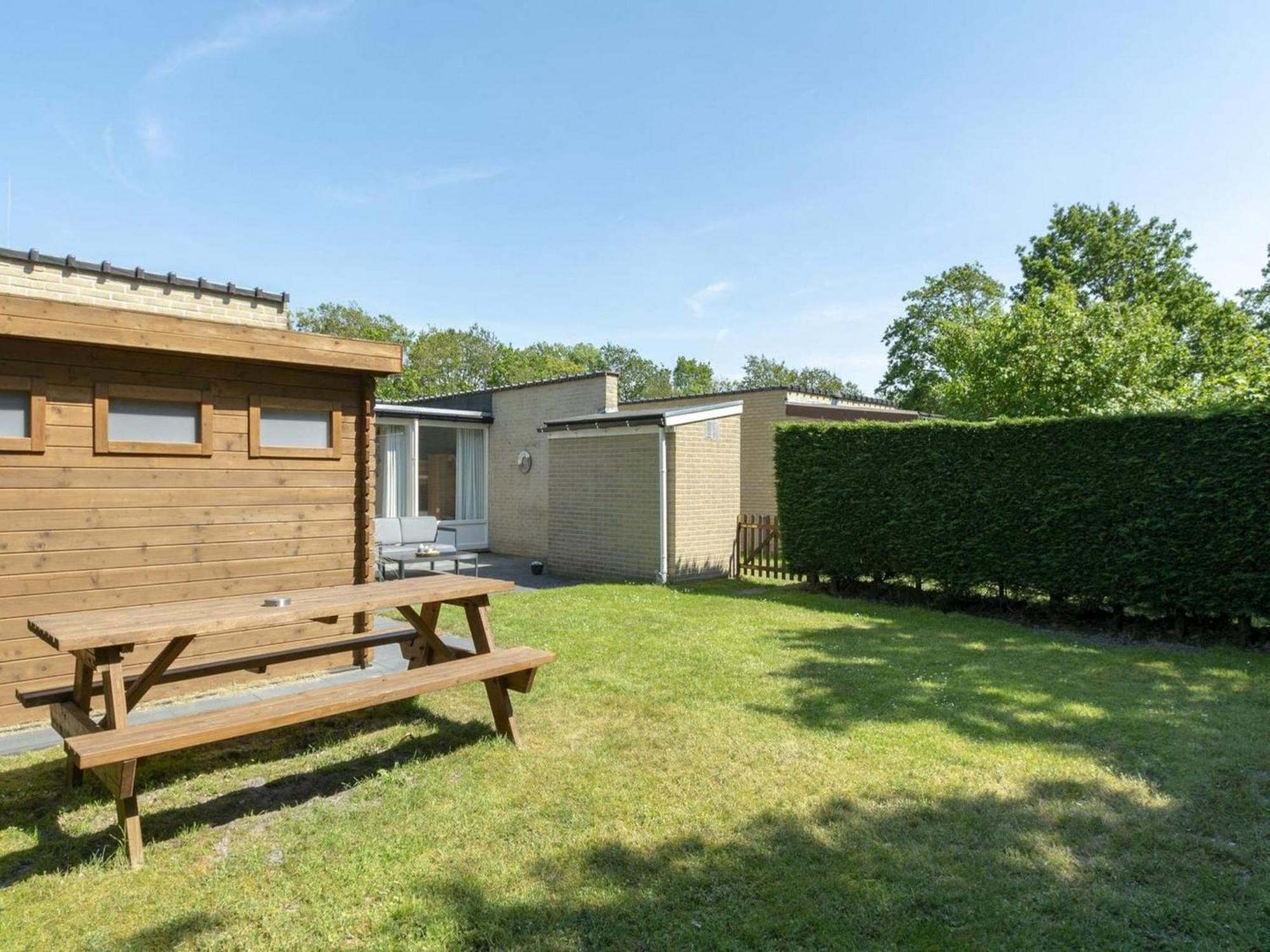 Contemporary Bungalow With Garden Sint Maartensvlotbrug Esterno foto